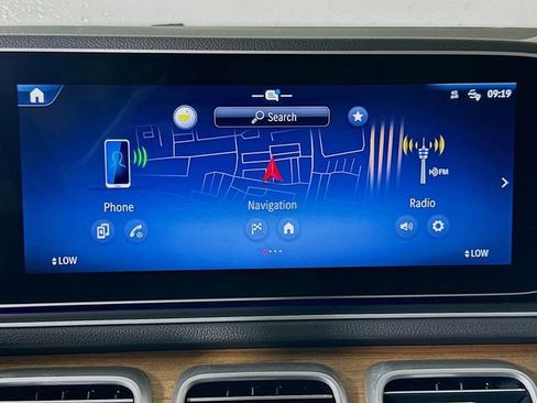 Used 2024 Mercedes-Benz GLE 350 4MATIC w/ AMG Line Exterior image 15