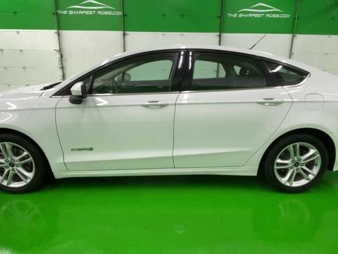 Used 2018 Ford Fusion SE FWD image 5
