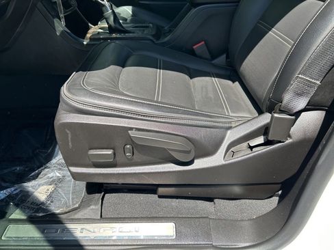 Used 2022 GMC Canyon Denali AWD/4WD image 16