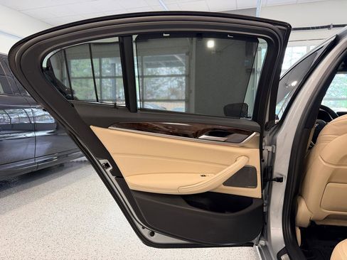 Used 2019 BMW 530i w/ Premium Package image 24