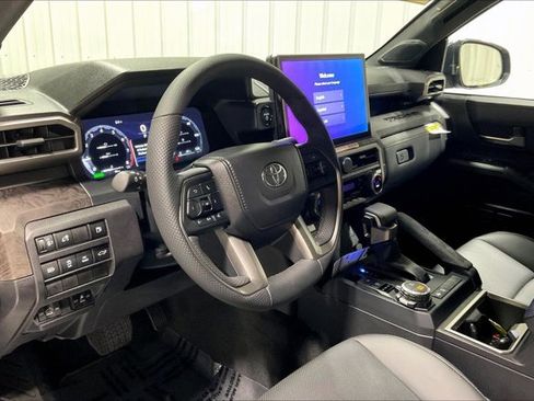Used 2025 Toyota Tacoma Limited image 14