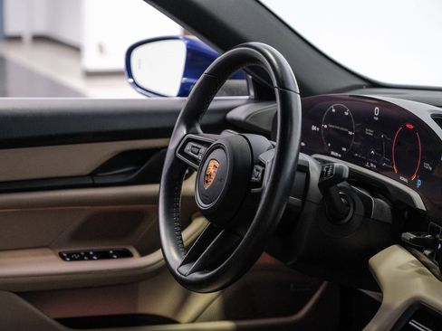 Used 2022 Porsche Taycan 4S image 16