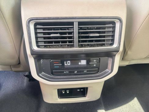 Used 2026 Volkswagen Atlas SE AWD/4WD image 20