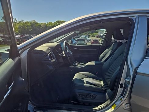 Used 2024 Toyota Camry SE FWD image 6