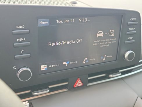 Used 2025 Hyundai Elantra Blue image 13