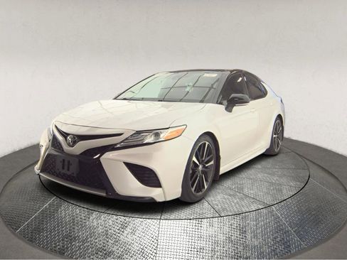 Used 2020 Toyota Camry XSE w/ Carpet Mat Package image 3