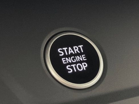 Used 2025 Audi Q3 2.0T Premium w/ Convenience Package image 21