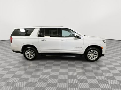 Used 2024 Chevrolet Suburban Premier image 9