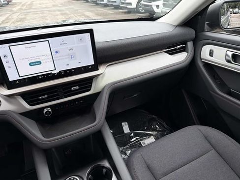 New 2026 Ford Explorer Active RWD image 15