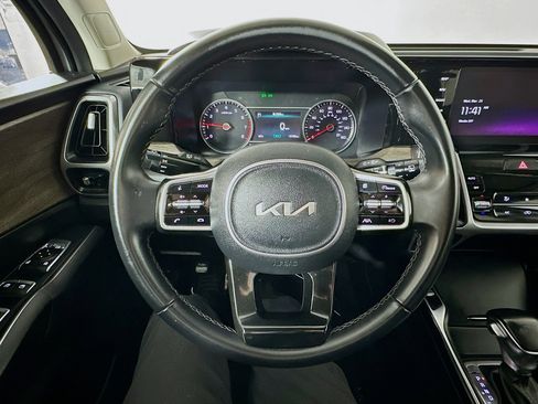 Used 2023 Kia Sorento S w/ Panoramic Sunroof Package AWD/4WD image 11