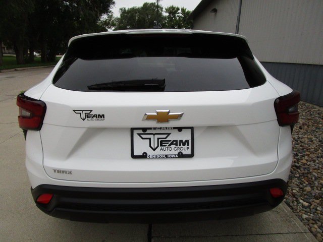 Used 2026 Chevrolet Trax LS FWD image 6
