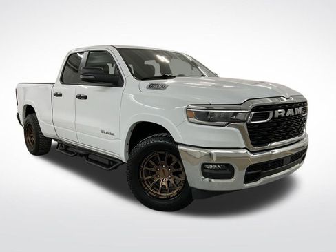 Used 2025 RAM 1500 Big Horn AWD/4WD image 4