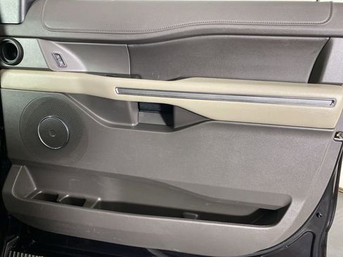 Used 2020 Ford Expedition Max XLT w/ Equipment Group 202A image 33