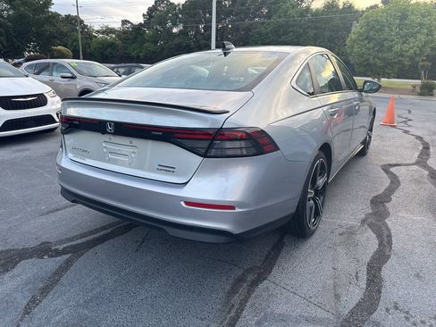 Used 2024 Honda Accord Sport image 7