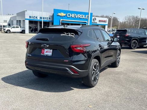 New 2026 Chevrolet Trax RS w/ Sunroof Package FWD image 4