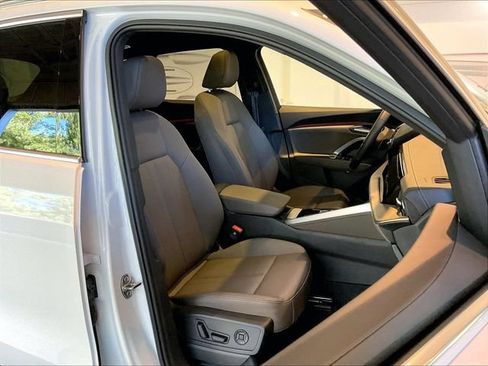 Used 2025 Audi Q5 Premium w/ 19" Wheel Package AWD/4WD image 19