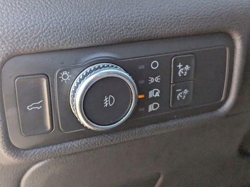 Used 2022 Ford Explorer XLT w/ Equipment Group 202A image 30