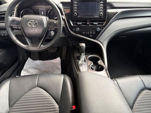 Used 2024 Toyota Camry SE image 10