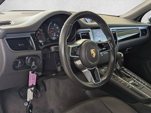 Used 2017 Porsche Macan AWD/4WD image 10