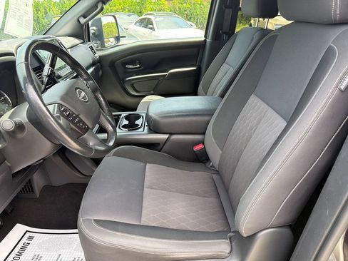 Used 2023 Nissan Titan SV w/ SV Convenience Package RWD image 11
