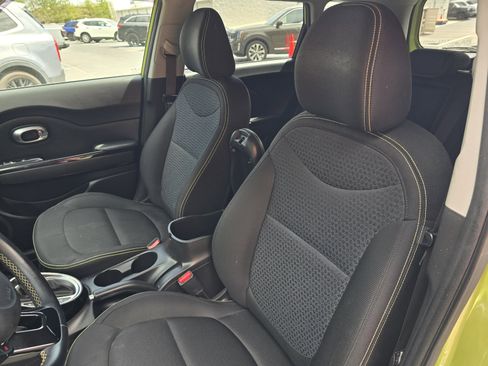 Used 2016 Kia Soul + w/ Audio Package FWD image 12