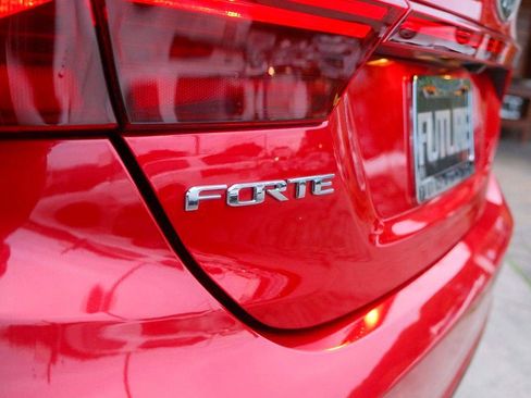 Used 2020 Kia Forte LXS image 48