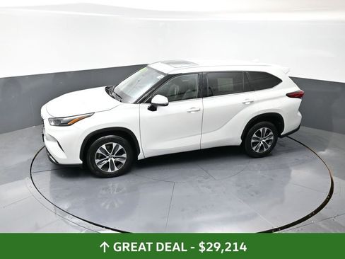 Used 2023 Toyota Highlander XLE image 50