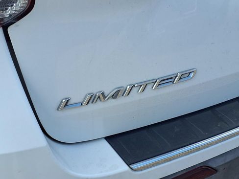 Used 2020 Ford Explorer Limited RWD image 9
