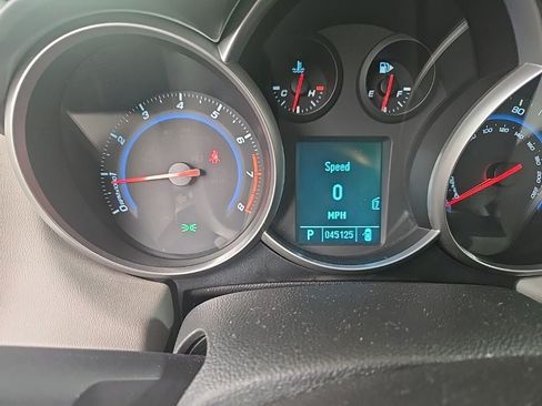 Used 2011 Chevrolet Cruze LS w/ Connectivity Package FWD image 3