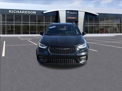 Used 2025 Chrysler Pacifica Limited