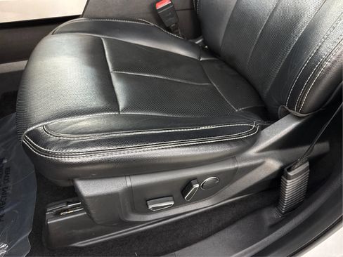 Used 2018 Ford F150 Lariat w/ Equipment Group 502A Luxury AWD/4WD image 24