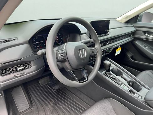Used 2025 Honda Accord SE image 17