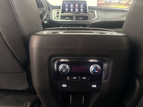 Used 2021 GMC Yukon XL SLT AWD/4WD image 19