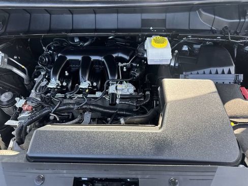 Used 2025 Nissan Pathfinder Platinum AWD/4WD image 29
