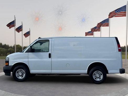 Used 2019 Chevrolet Express 2500 w/ Driver Convenience Package image 3