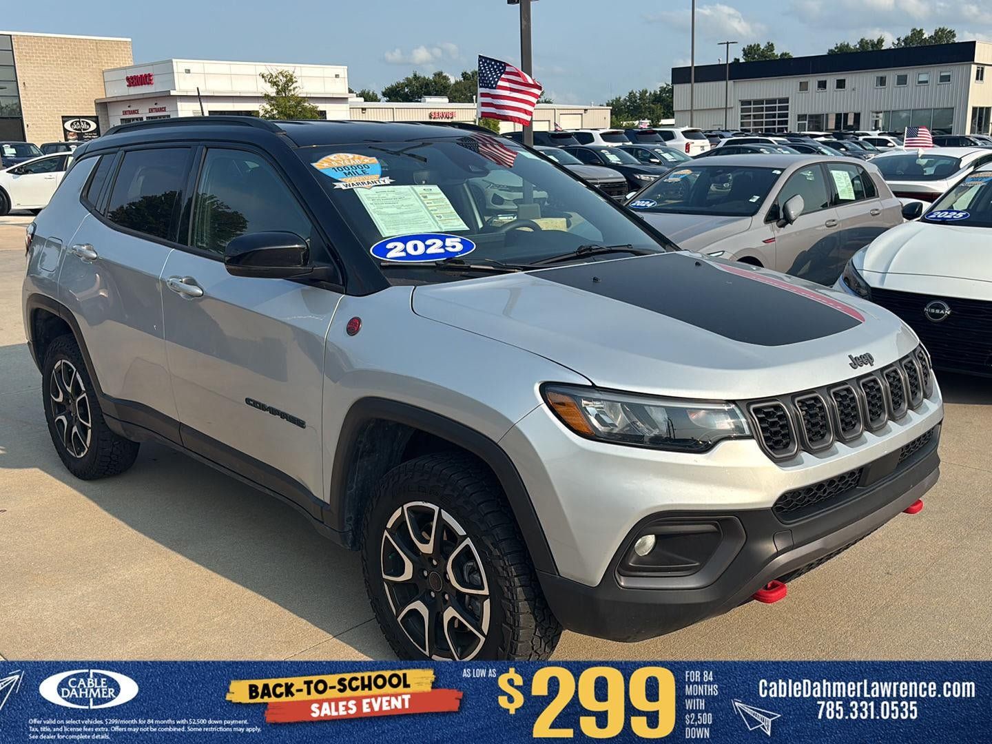 Used 2025 Jeep Compass Trailhawk AWD/4WD image 1