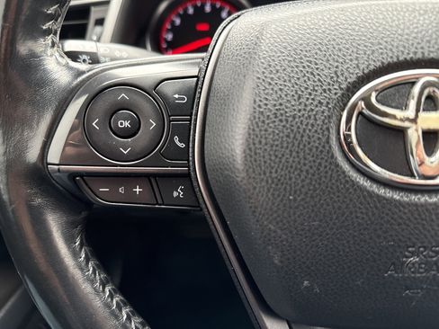 Used 2021 Toyota Camry XSE image 18