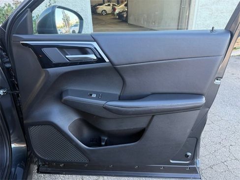 Used 2024 Mitsubishi Outlander SE image 25