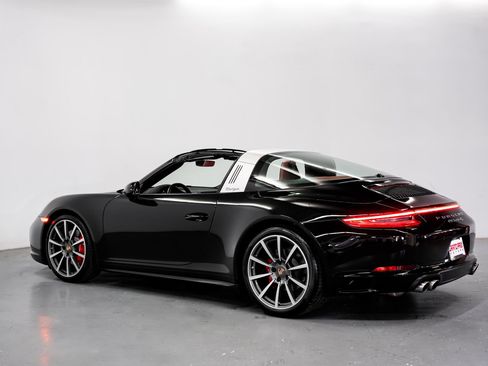 Used 2018 Porsche 911 Targa 4S AWD/4WD image 8