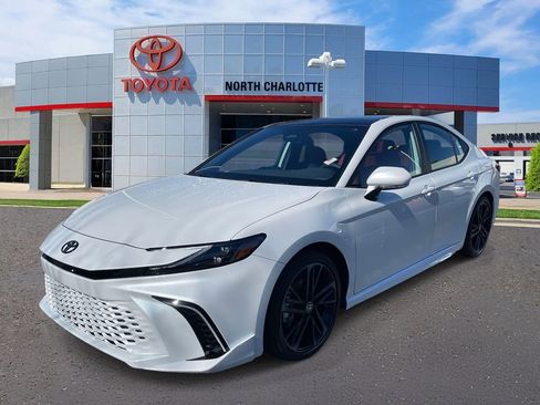 Used 2026 Toyota Camry XSE image 6