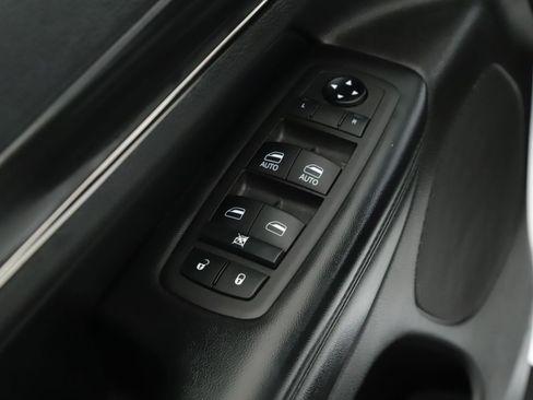 Certified 2021 Jeep Grand Cherokee Limited X image 9