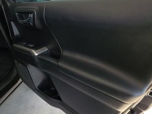 Used 2021 Toyota Tacoma Limited AWD/4WD image 23