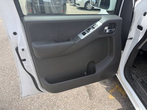 Used 2008 Nissan Pathfinder SE AWD/4WD image 25