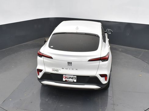 Used 2025 Buick Envista Preferred image 27