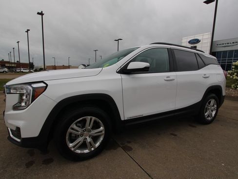 Used 2024 GMC Terrain SLE w/ Driver Convenience Package AWD/4WD image 19