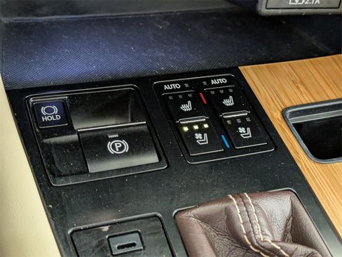 Used 2020 Lexus RX 350L FWD w/ Premium Package image 27
