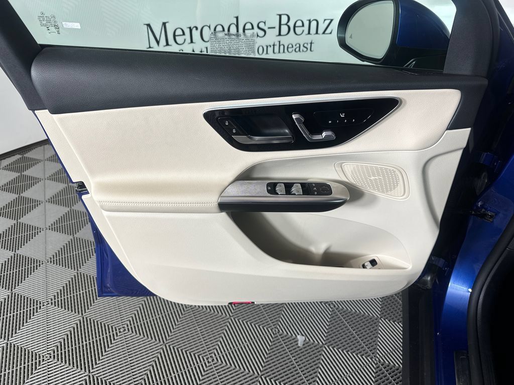 Certified 2025 Mercedes-Benz GLC 350e 4MATIC image 10