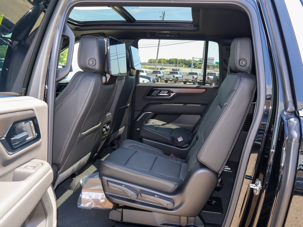 New 2026 GMC Yukon XL Denali w/ Denali Reserve Package AWD/4WD image 12