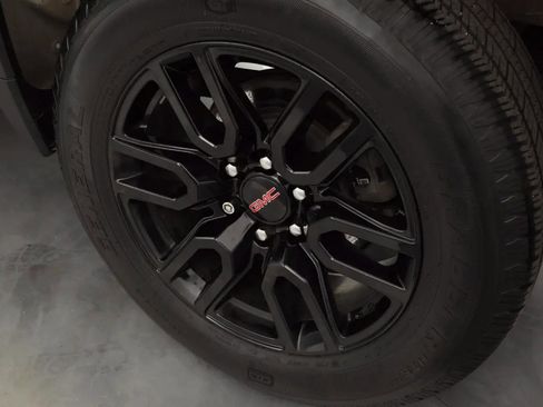 Used 2022 GMC Sierra 1500 Elevation image 9