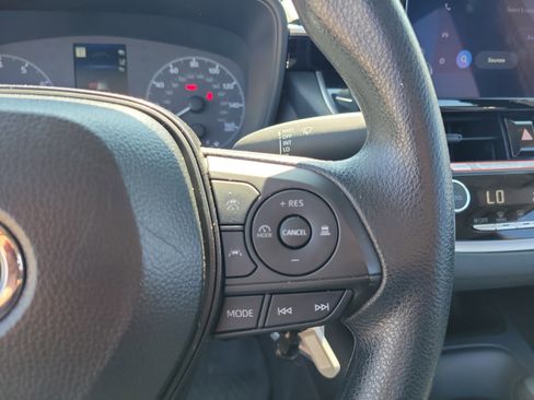 Certified 2025 Toyota Corolla LE FWD image 23
